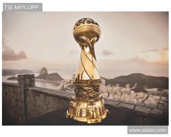 足球明星为SKT颁奖盛典增光添彩展现体育精神与团队合作的魅力